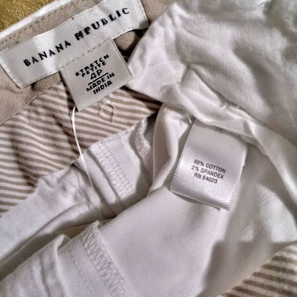 Banana Republic Stretch Shorts - Picture 6 of 6